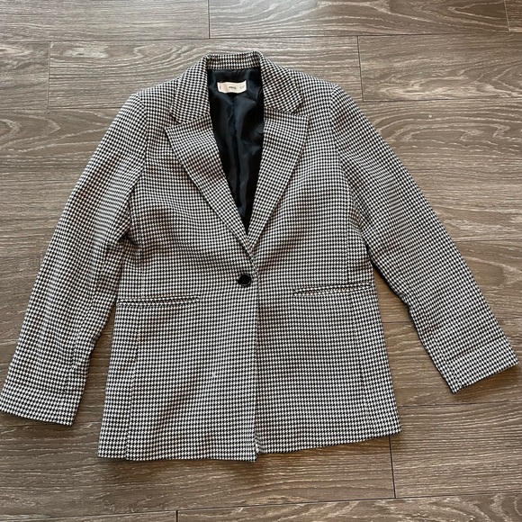 Mango Women's Black and White Houndstooth Blazer - Picture 2 of 5